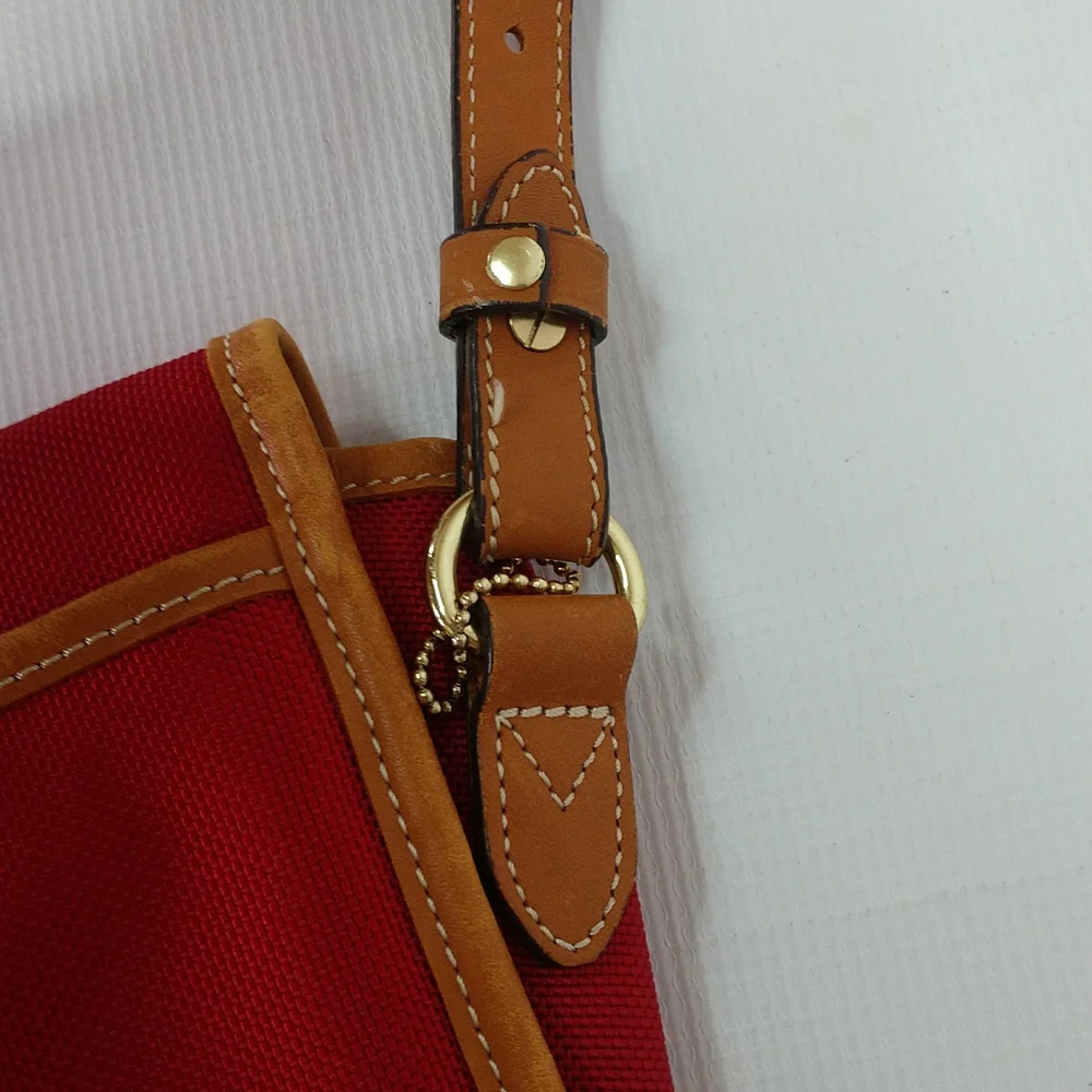 Weaver West red canvas bag. Size 9 3/4